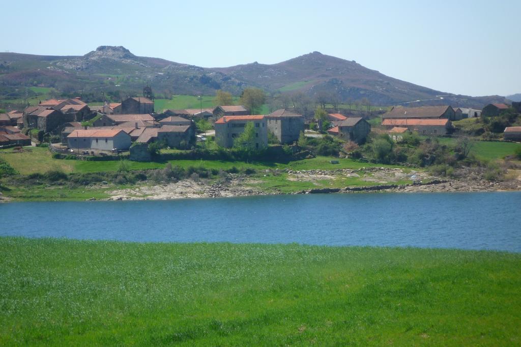 Casas Avela Brava Guest House Negroes Екстериор снимка