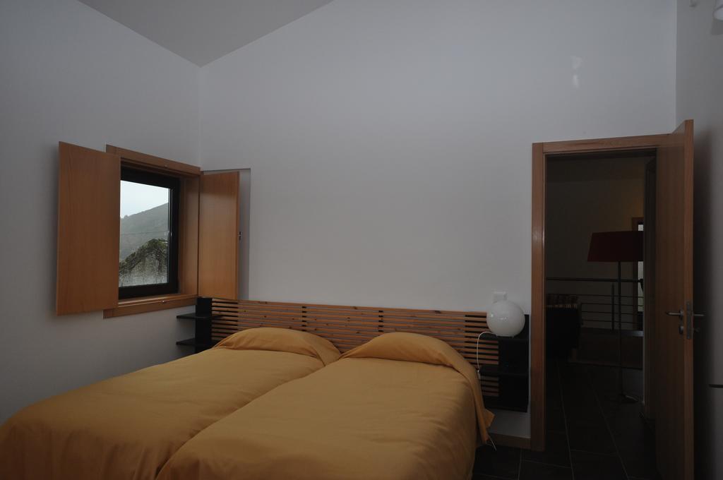 Casas Avela Brava Guest House Negroes Стая снимка