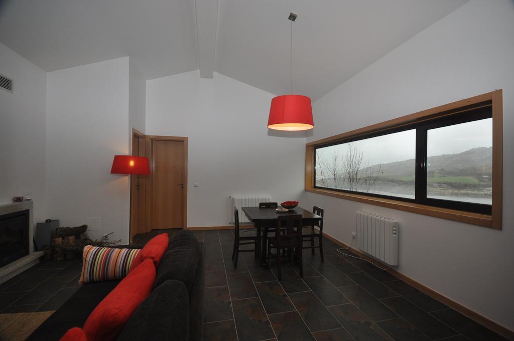 Casas Avela Brava Guest House Negroes Екстериор снимка
